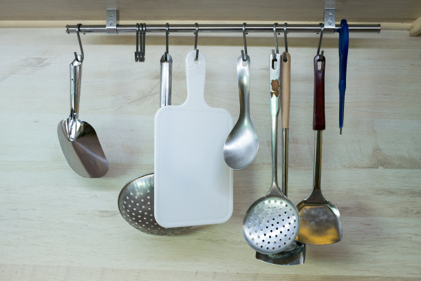 破損的廚房用具